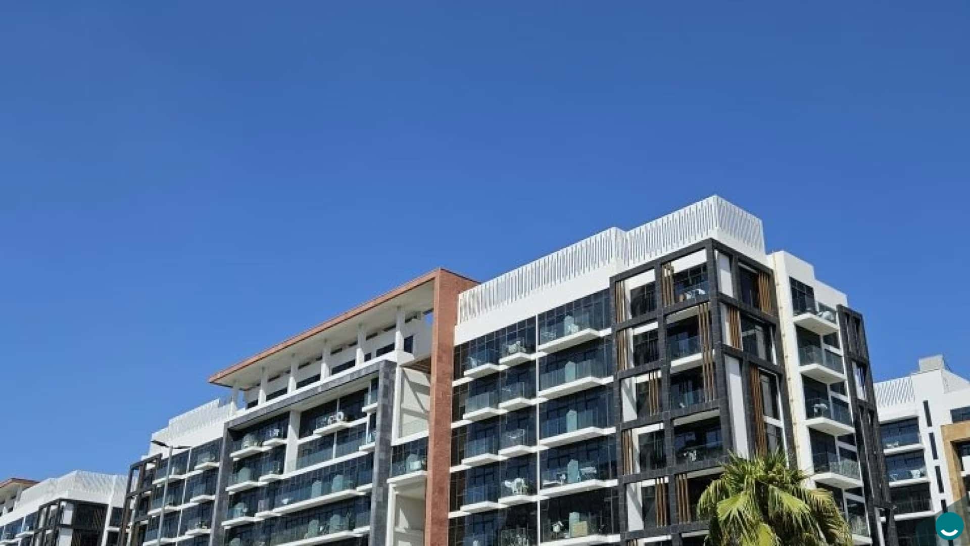 Azizi Riviera 28