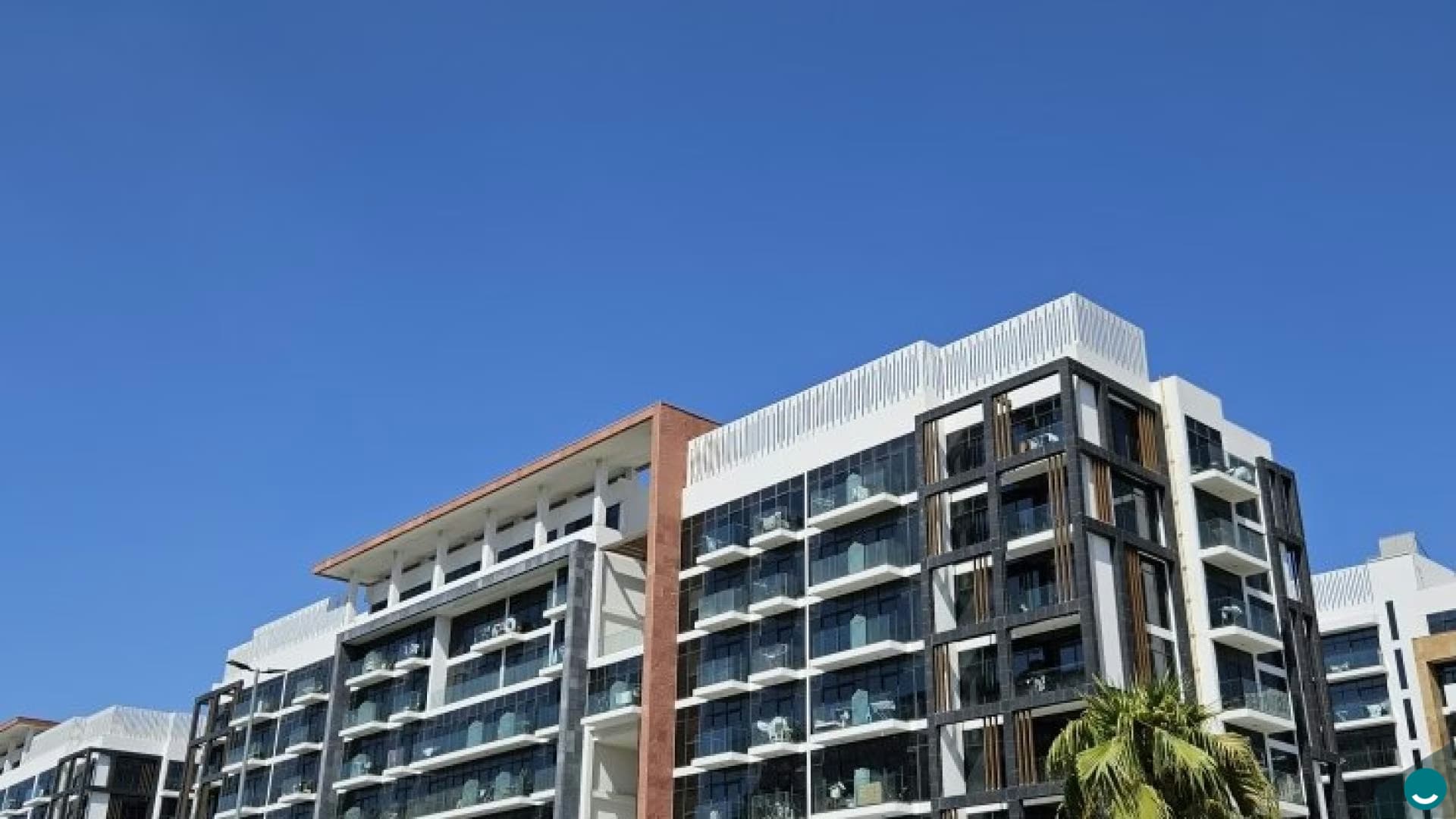 Azizi Riviera 28