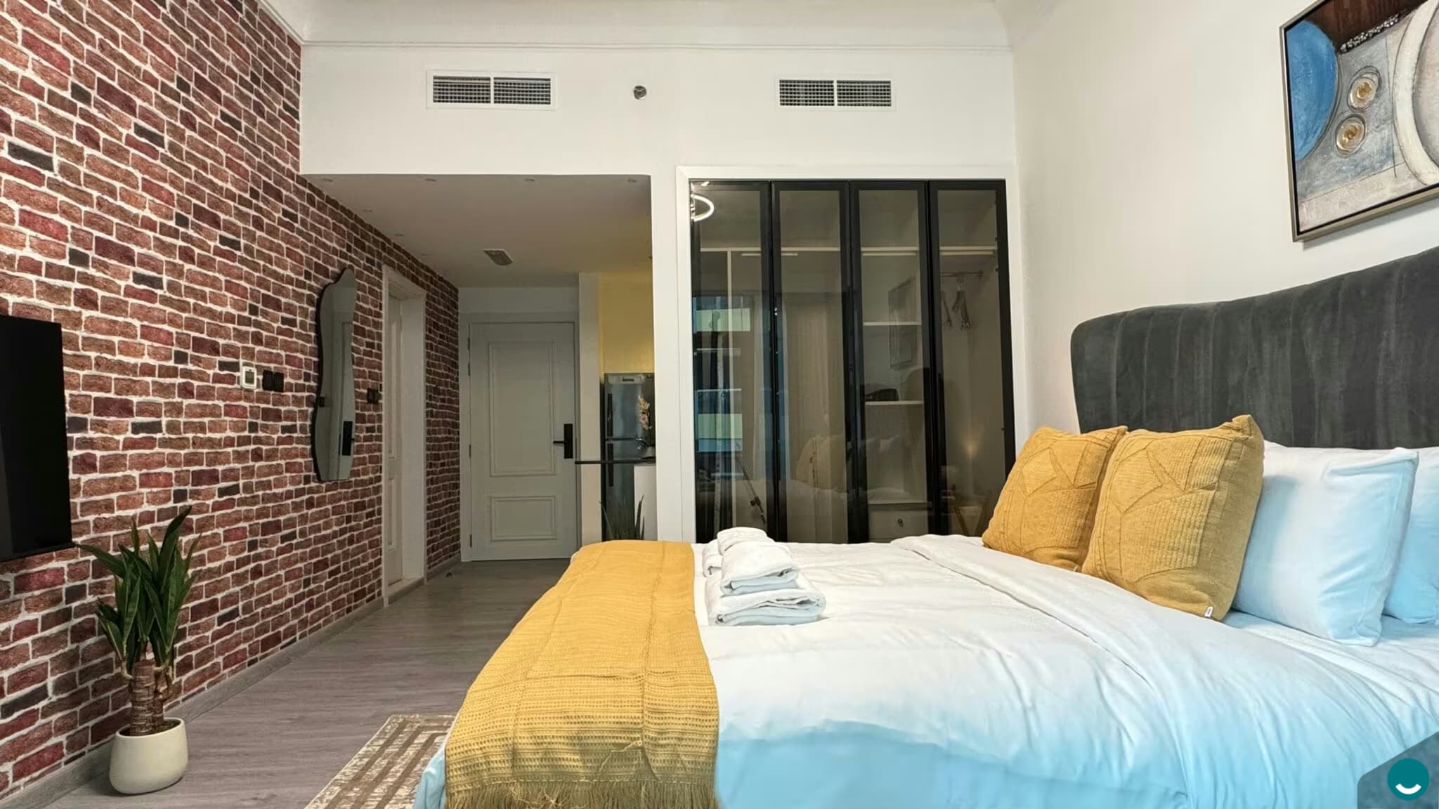 Boutique 7 Hotel and Suites