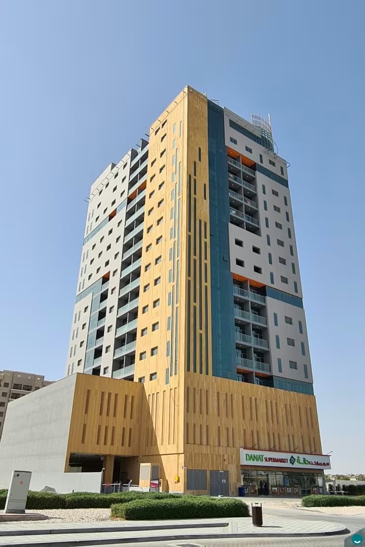 Ikarus Building 4