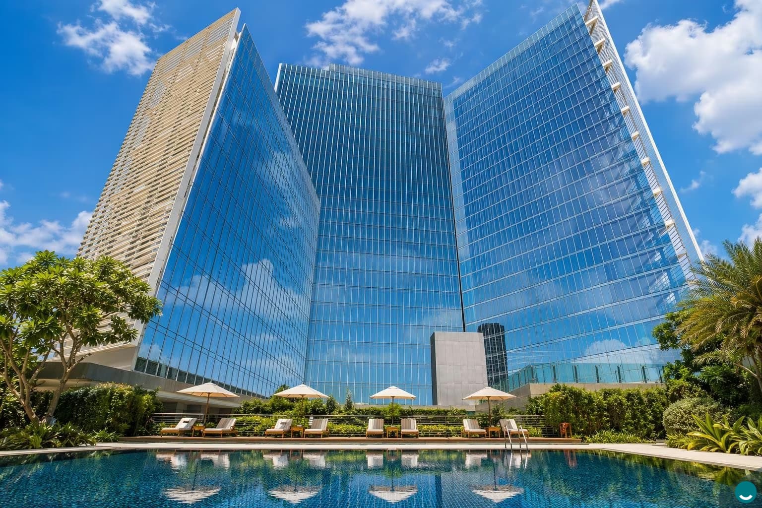 Oberoi Centre 4