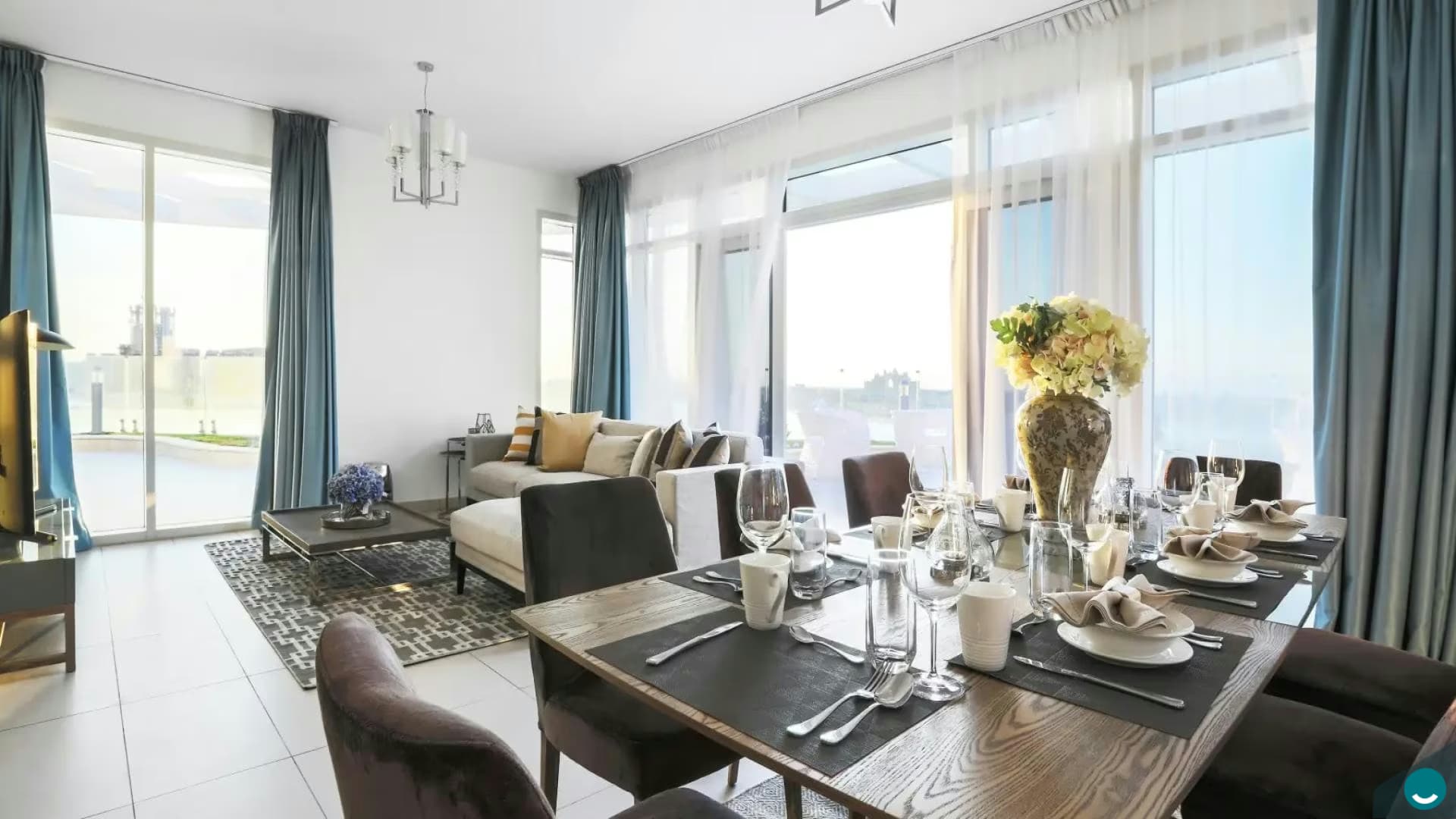 Royal Bay 4